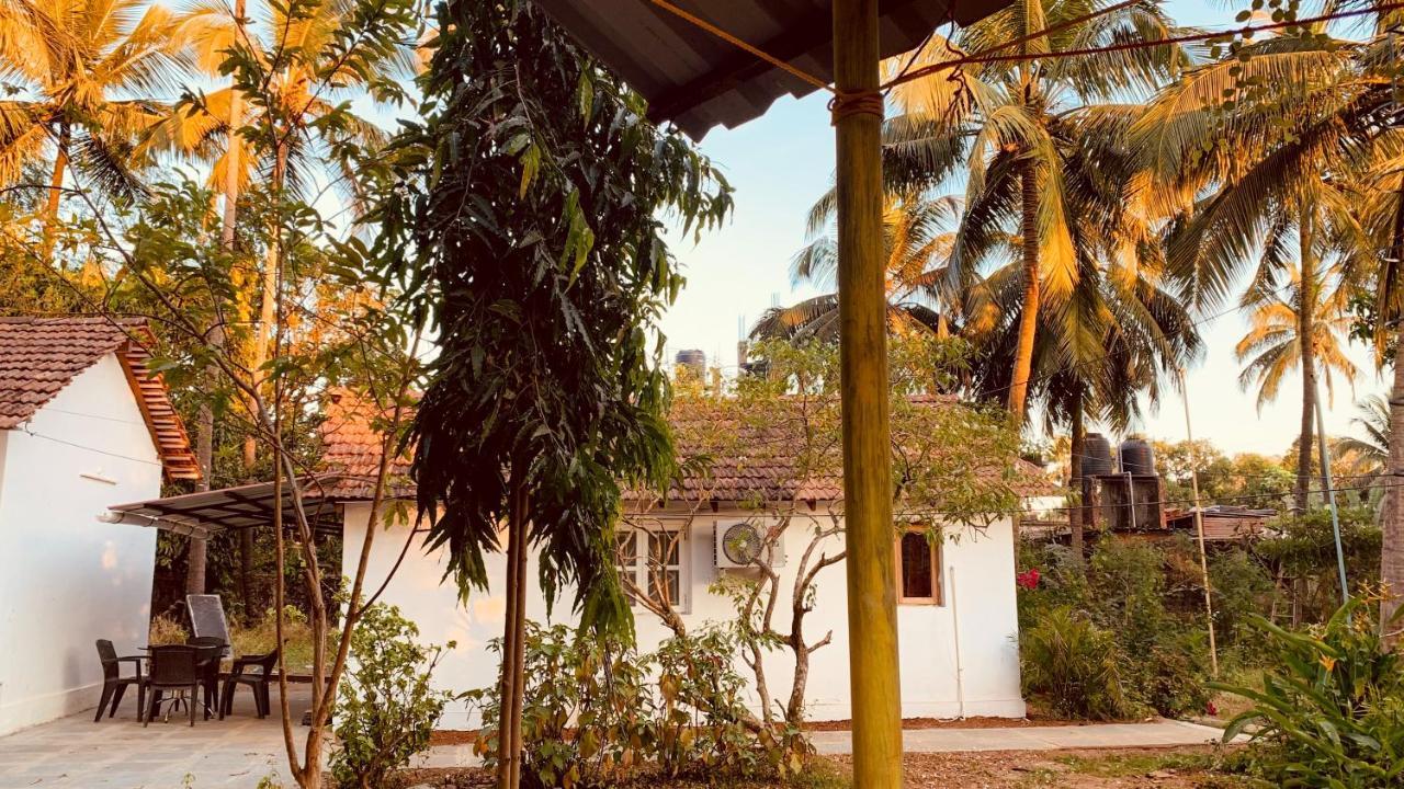 Portuguese Villa At Anjuna Beach By Goaround Homes Buitenkant foto