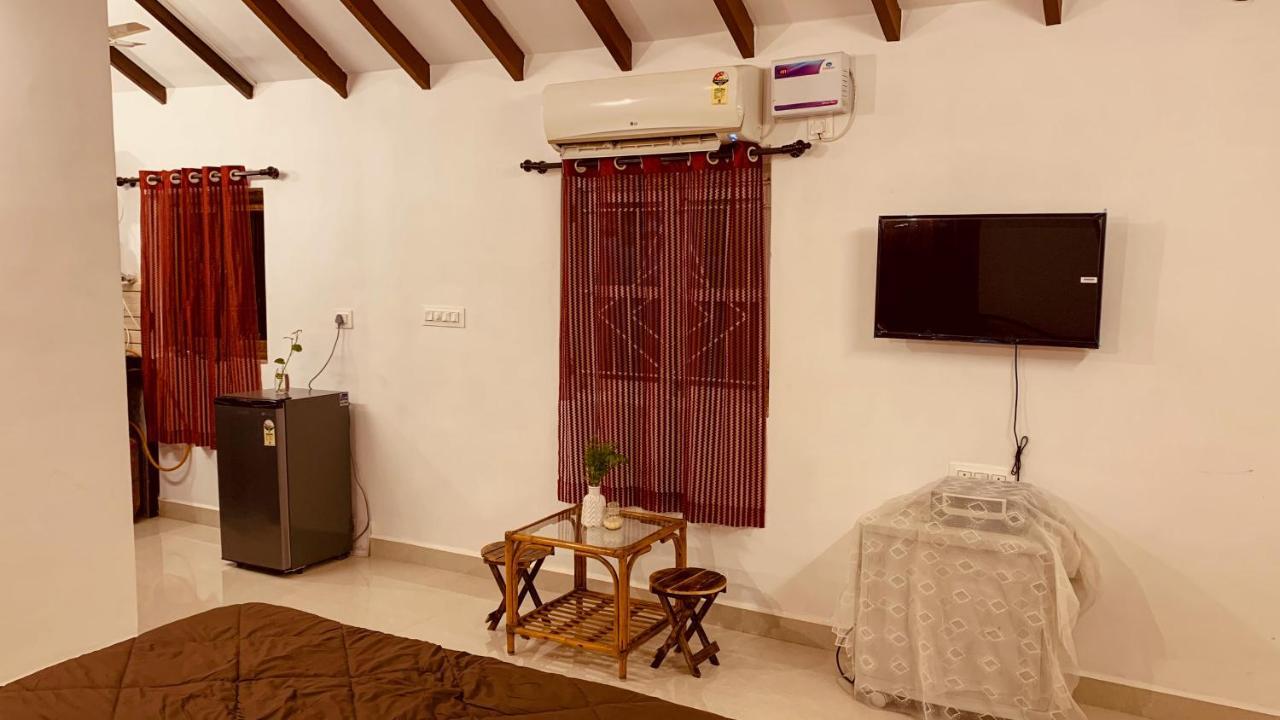 Portuguese Villa At Anjuna Beach By Goaround Homes Buitenkant foto